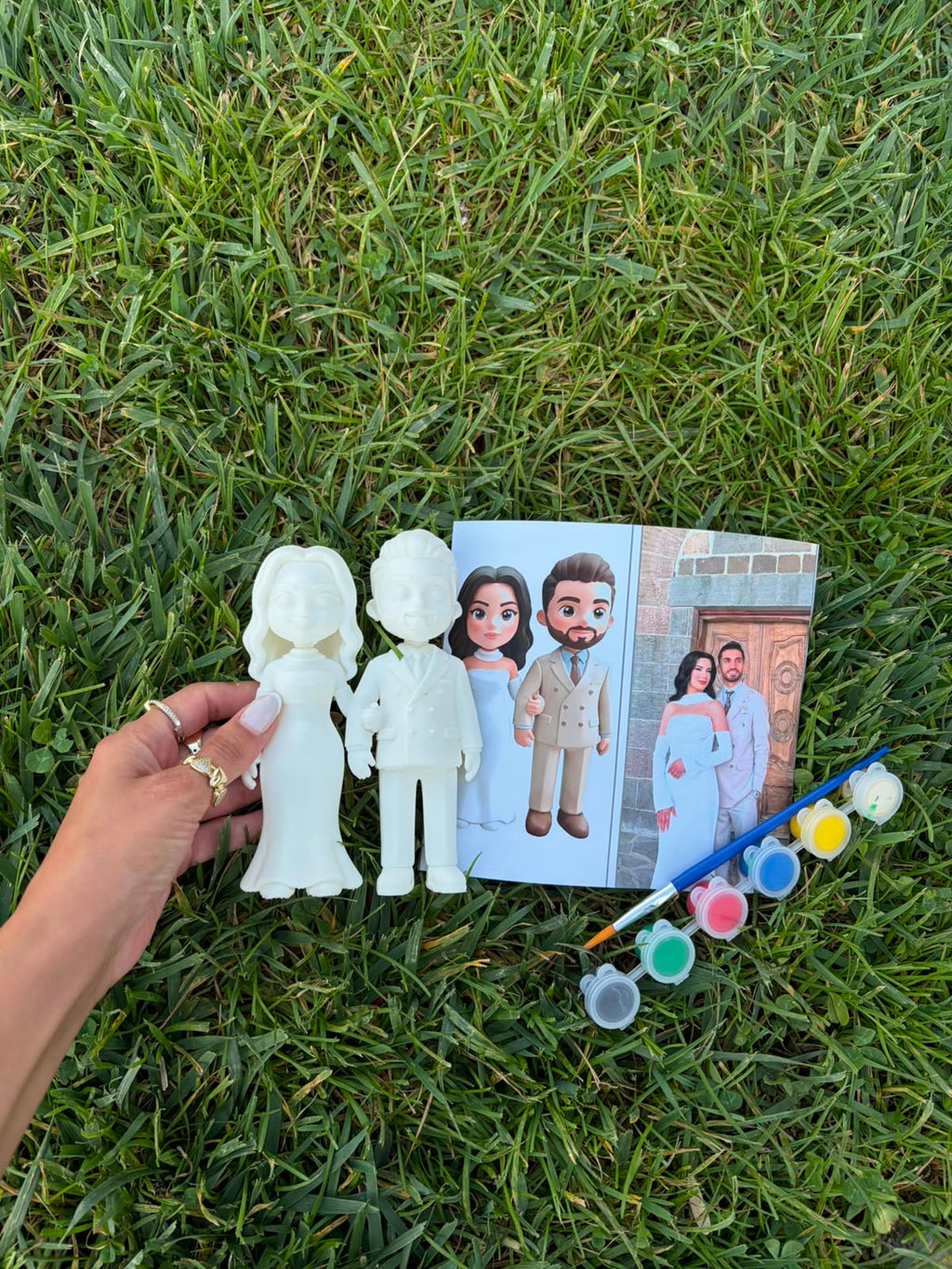 Kişiye Özel Çift Chibi Figürü – Boyanabilir Hediye Seti
