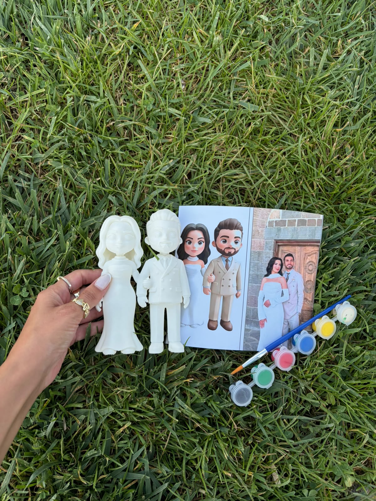 Kişiye Özel Çift Chibi Figürü – Boyanabilir Hediye Seti
